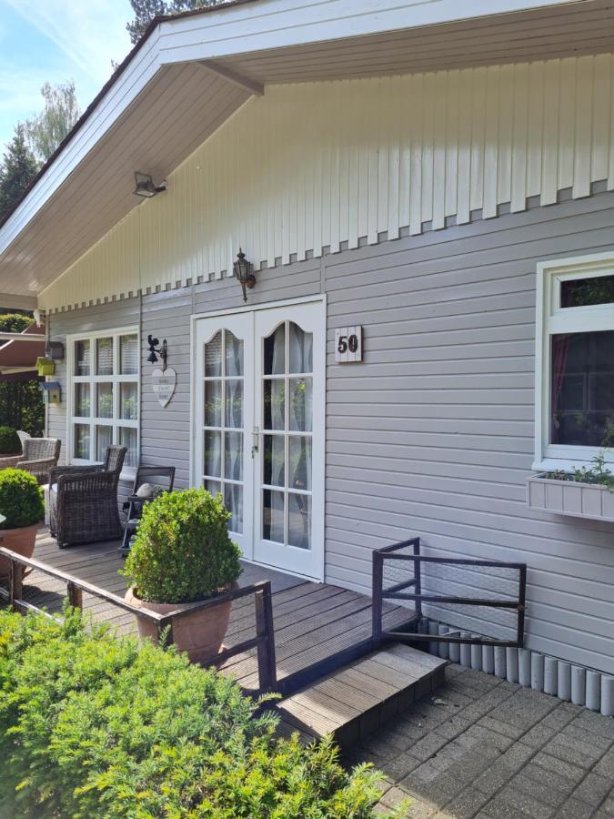 Charme Chalet Zutendaal Exterior foto
